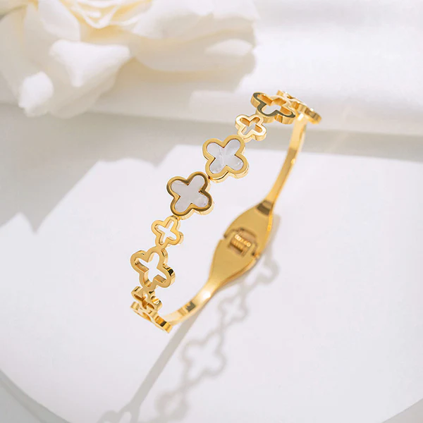 Gold Plated Anti Tarnish Stainless Steel Floating Clover Bangle