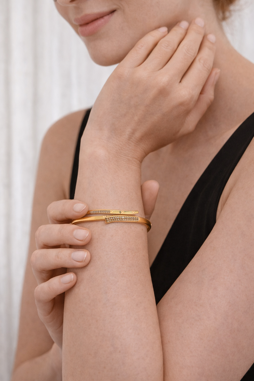 Gold Plated Anti Tarnish Stainless Steel Crystal Bar Bangle