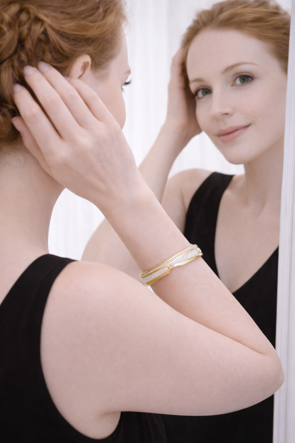 Gold Plated Anti Tarnish Stainless Steel Mother Pearl Bangle