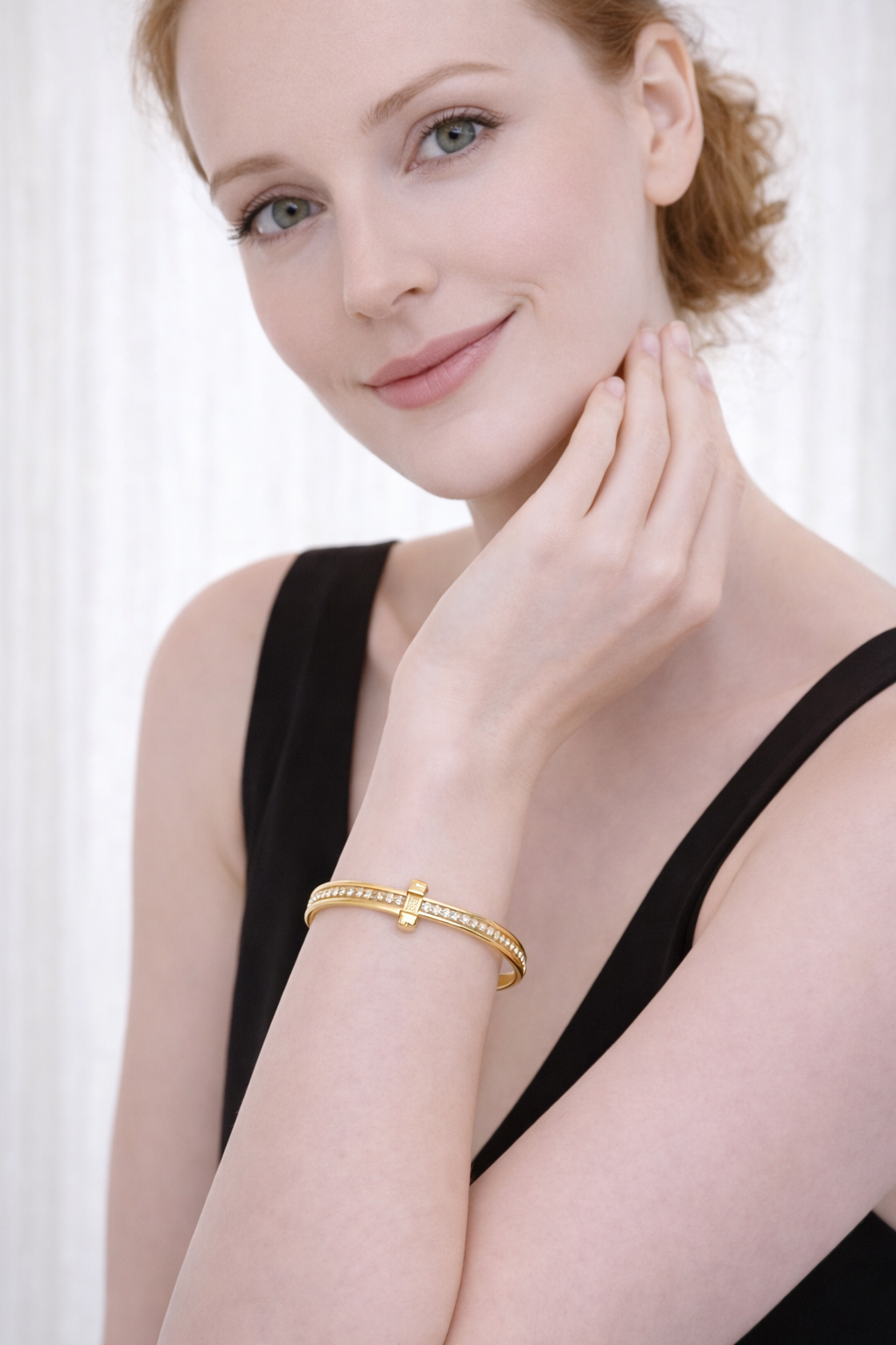 Gold Plated Anti Tarnish Stainless Steel Crystal Nail Bangle